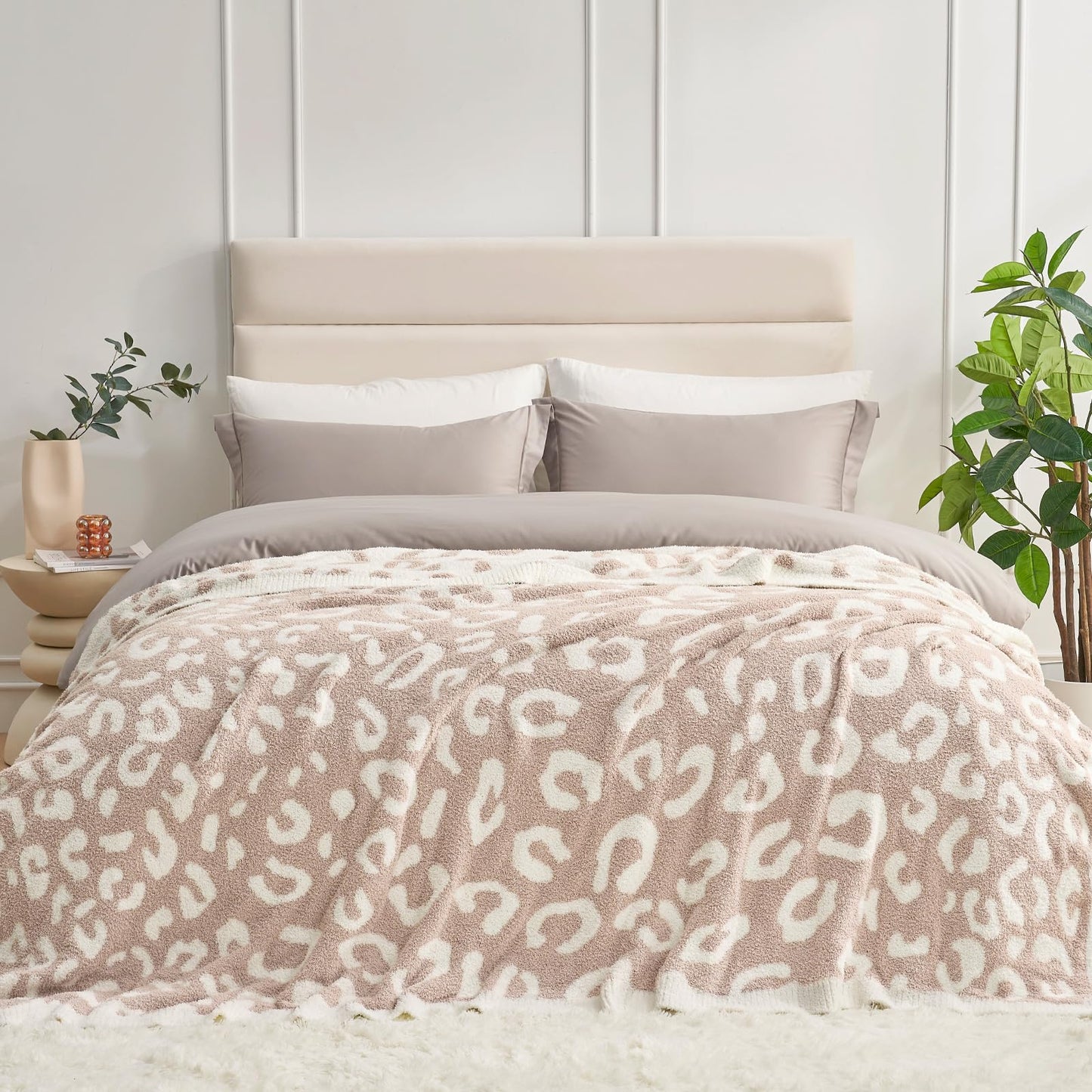 Snuggle Sac Leopard Throw Blanket for Couch Bed Sofa 50x60 inches, Reversible Beige Leopard Blanket Ultra Soft Cozy Blankets for Women Mothers Birthday Gifts