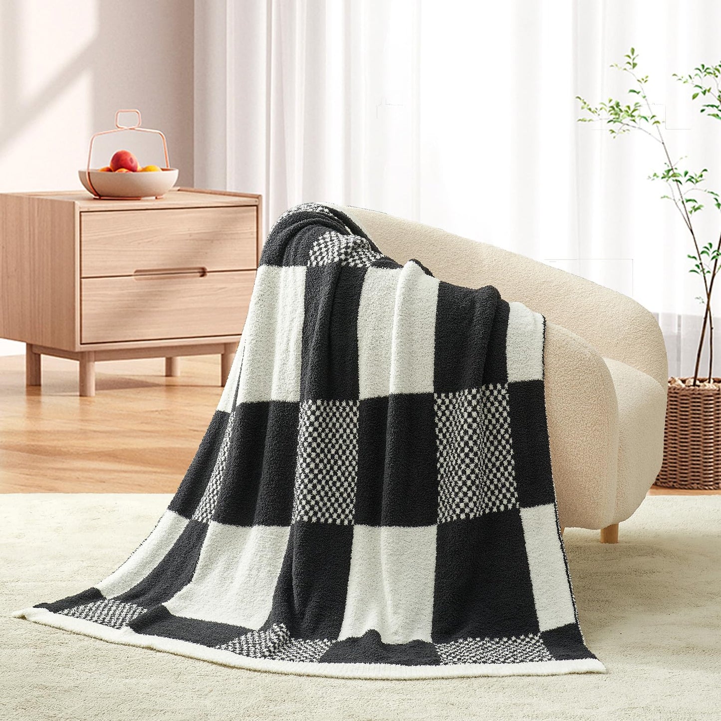 Snuggle Sac Checkered Blanket, Beige Throw Blanket for Couch Plaid Microfiber Fluffy Warm Cozy Fuzzy Soft Throw Blanket Reversible Checkerered Blankets for Sofa, Chair, Bed, 50x60 inches