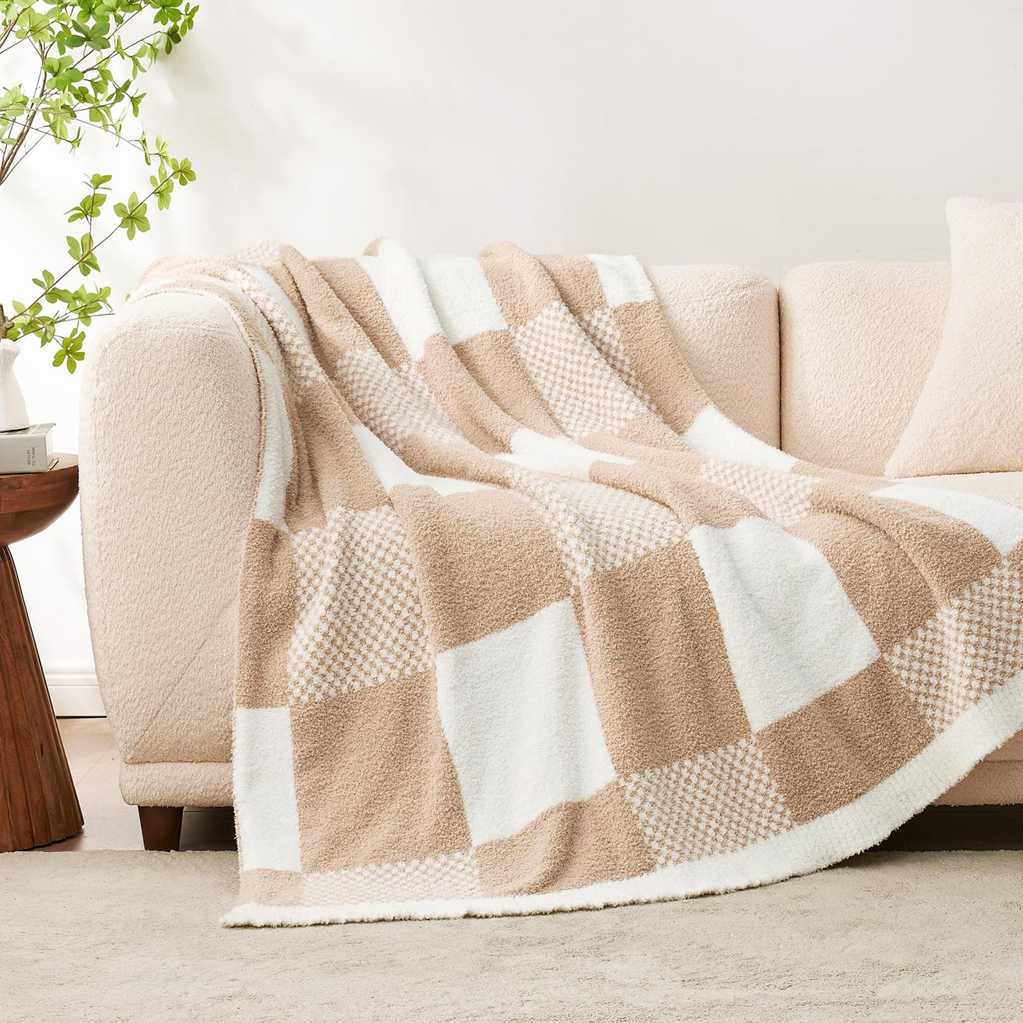 Snuggle Sac Checkered Blanket, Beige Throw Blanket for Couch Plaid Microfiber Fluffy Warm Cozy Fuzzy Soft Throw Blanket Reversible Checkerered Blankets for Sofa, Chair, Bed, 50x60 inches