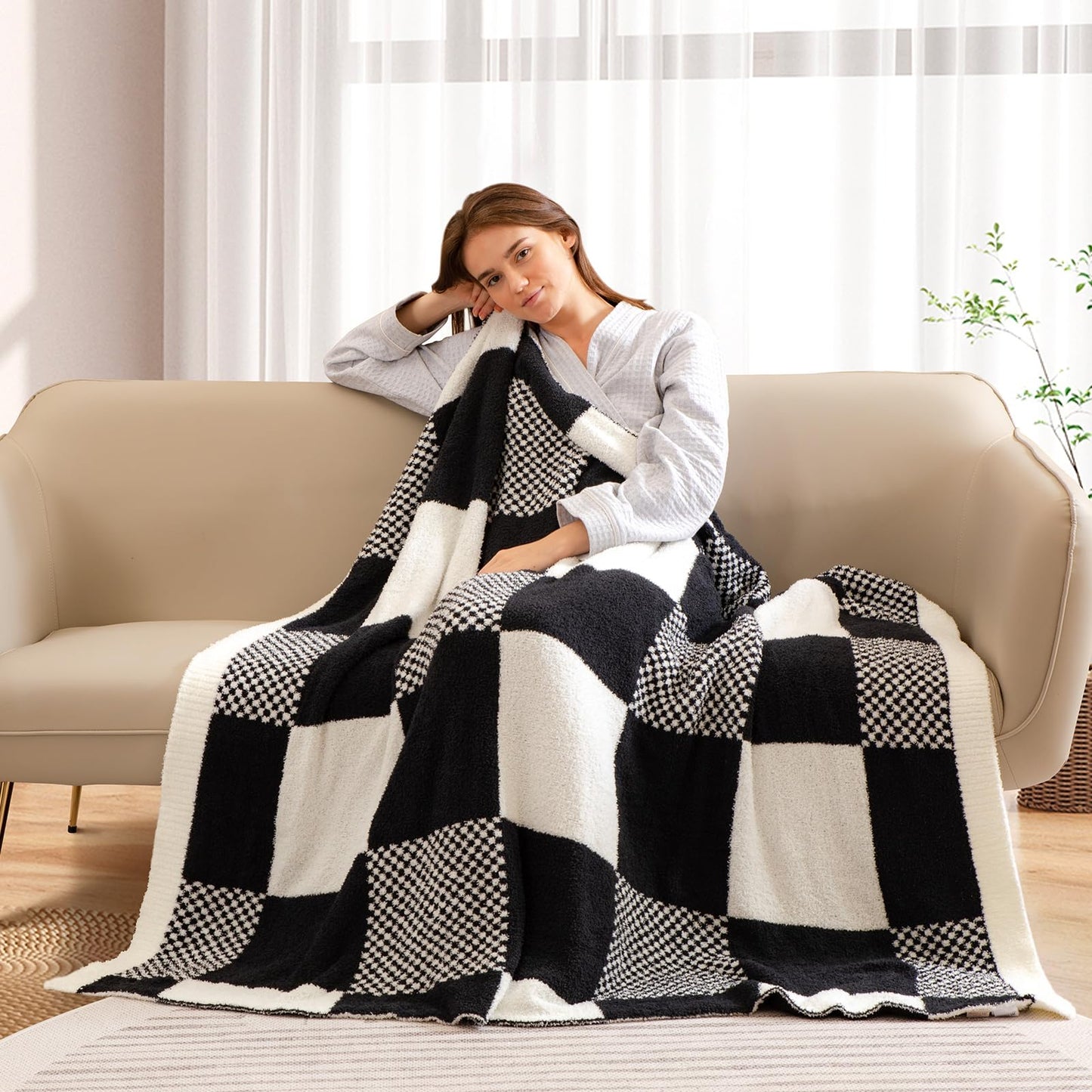 Snuggle Sac Checkered Blanket, Beige Throw Blanket for Couch Plaid Microfiber Fluffy Warm Cozy Fuzzy Soft Throw Blanket Reversible Checkerered Blankets for Sofa, Chair, Bed, 50x60 inches