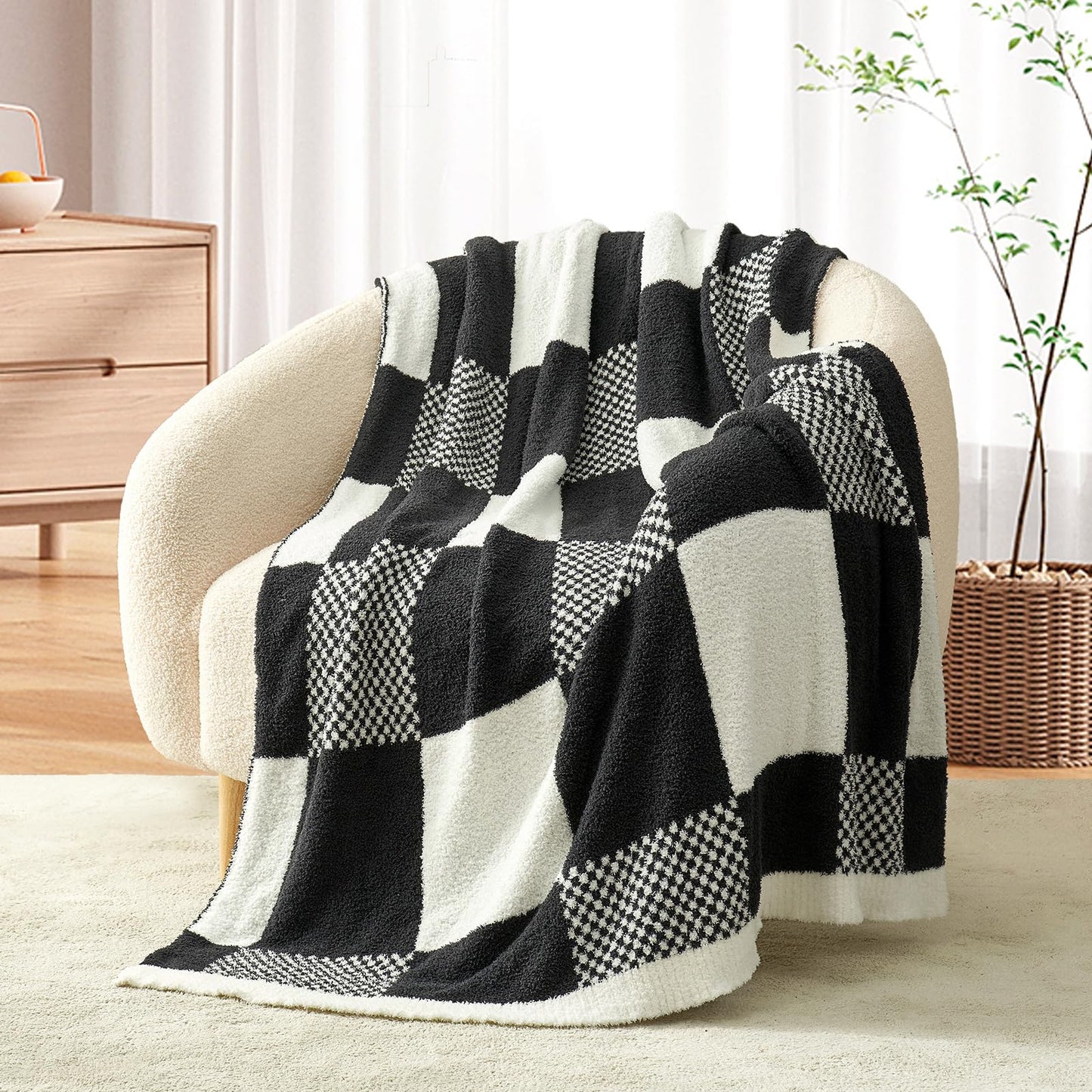 Snuggle Sac Checkered Blanket, Beige Throw Blanket for Couch Plaid Microfiber Fluffy Warm Cozy Fuzzy Soft Throw Blanket Reversible Checkerered Blankets for Sofa, Chair, Bed, 50x60 inches